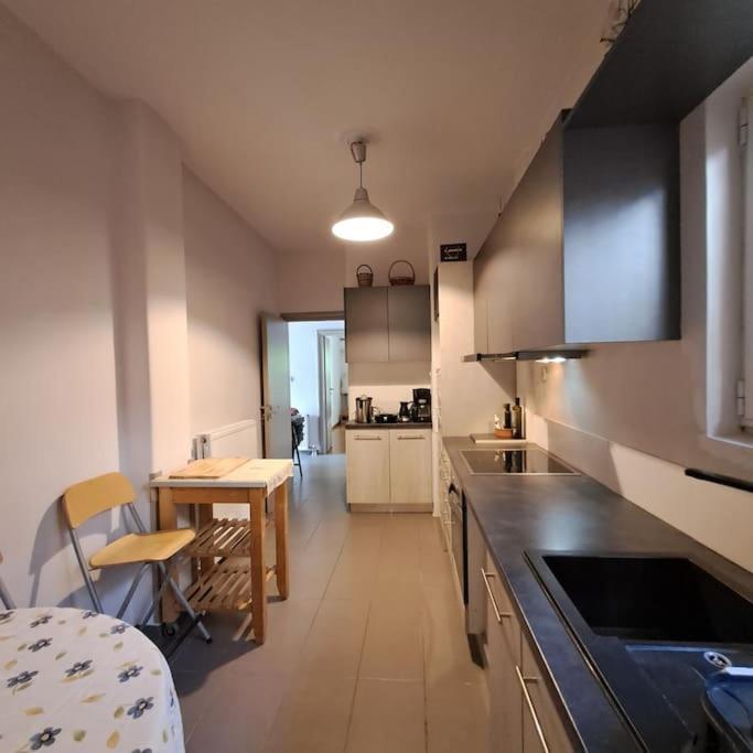 20' From The Airport,20' From The Center Of Athens Apartman Kültér fotó