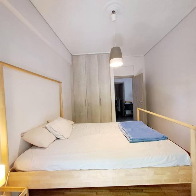 20' From The Airport,20' From The Center Of Athens Apartman Kültér fotó