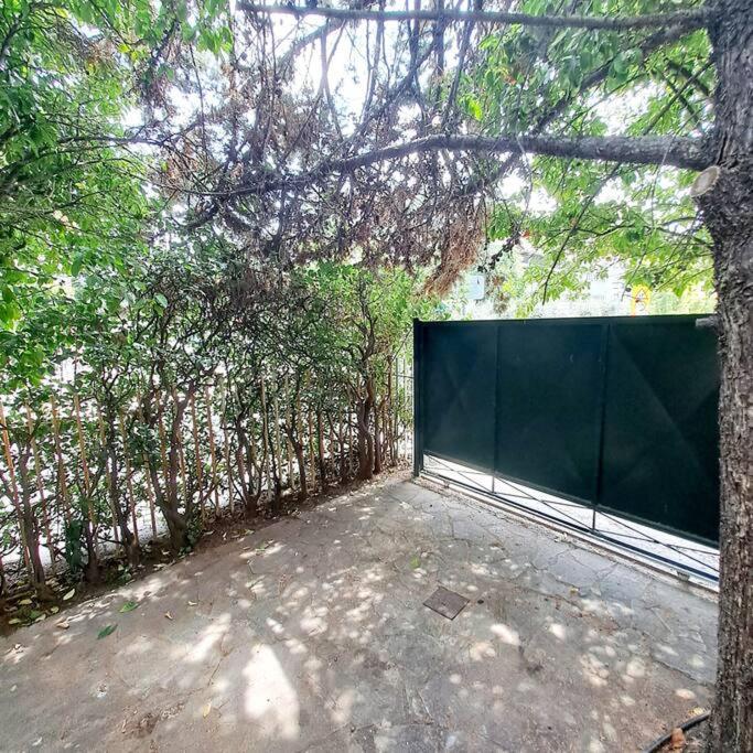 20' From The Airport,20' From The Center Of Athens Apartman Kültér fotó
