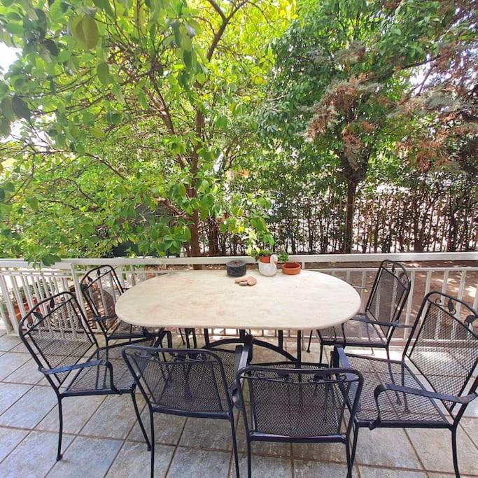 20' From The Airport,20' From The Center Of Athens Apartman Kültér fotó
