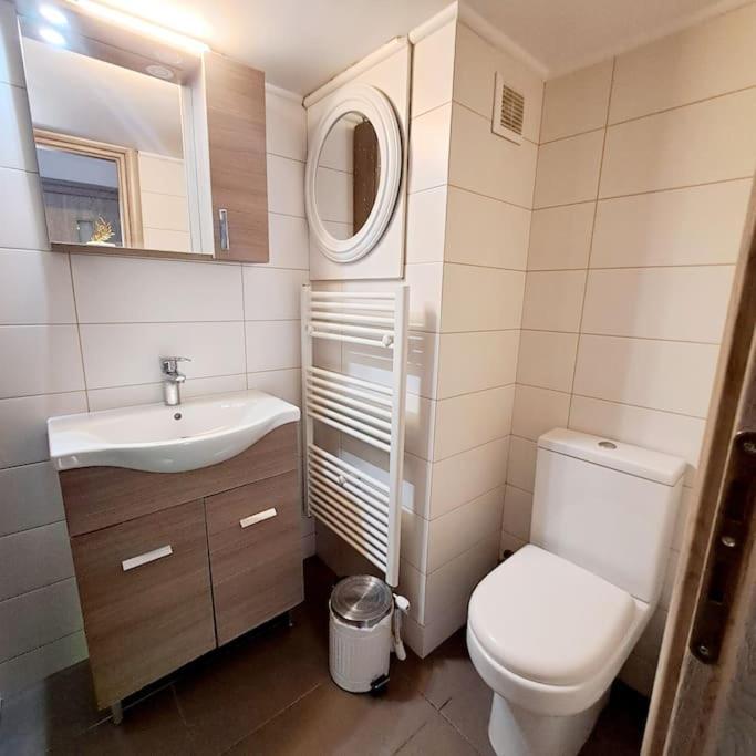 20' From The Airport,20' From The Center Of Athens Apartman Kültér fotó
