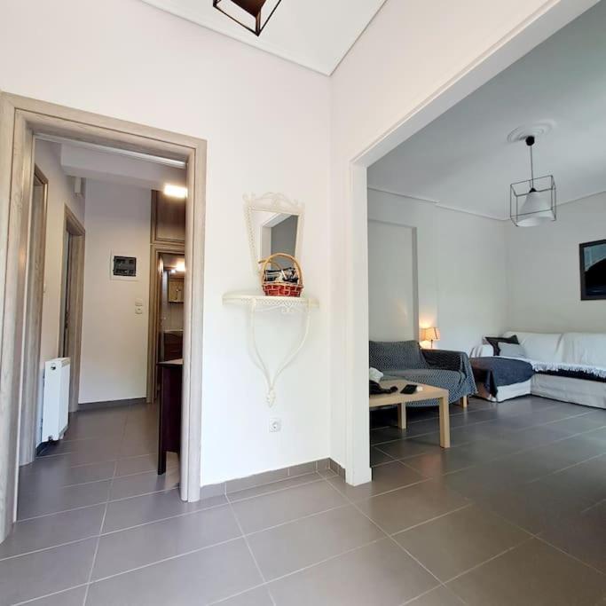 20' From The Airport,20' From The Center Of Athens Apartman Kültér fotó